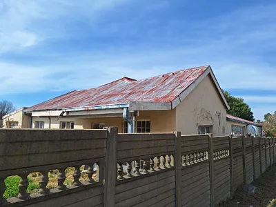 4 Bedroom House For Sale in Volksrust - NOmf.webp