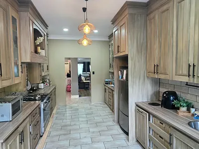 6 Bedroom House For Sale in Parys - img