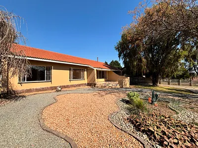 3 Bedroom House For Sale in Klerksdorp - MpTK.webp