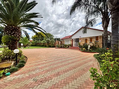 5 Bedroom House For Sale in Klerksdorp - xzUt.webp