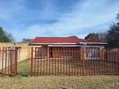 5 Bedroom House For Sale in Volksrust - O9gN.webp