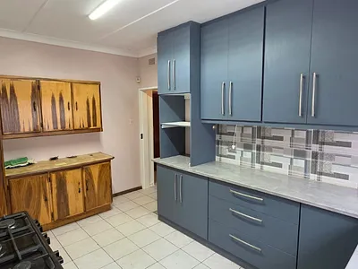 3 Bedroom House For Sale in Klerksdorp - 9JCI.webp