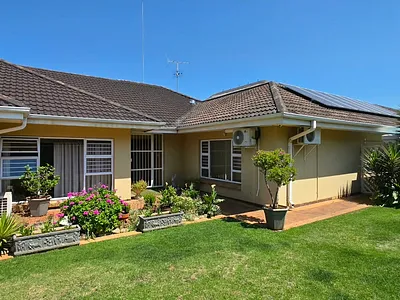 4 Bedroom House To Rent in Potchefstroom - 7Q7N.webp