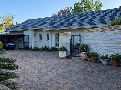 4 Bedroom House To Rent in Sandton - img