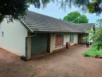 4 Bedroom House For Sale in Howick - WcN6.webp