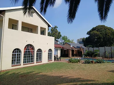 5 Bedroom House For Sale in Germiston - KOYq.webp