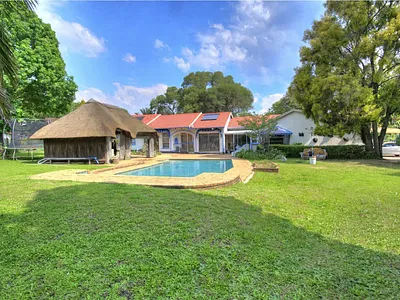 4 Bedroom House For Sale in Alberton - DMA9.webp