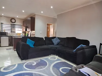 2 Bedroom Apartment For Sale in Alberton - nLjX.webp