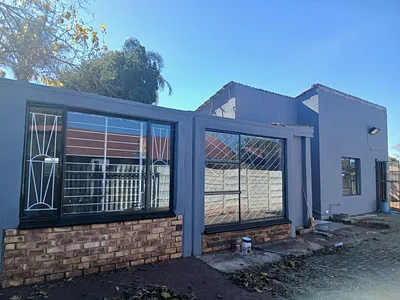 1 Bedroom Apartment To Rent in Alberton - rrgN.webp