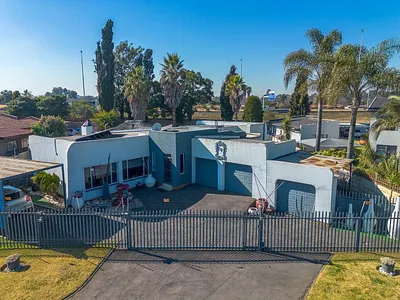 4 Bedroom House For Sale in Alberton - GFdQ.webp
