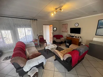 4 Bedroom House For Sale in Alberton - eoNd.webp