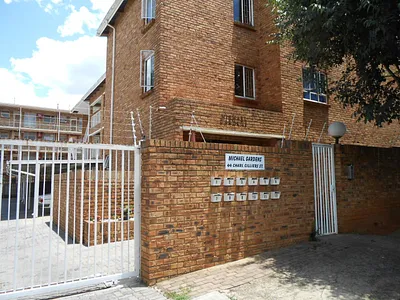 2 Bedroom Townhouse For Sale in Alberton North, Alberton - 6qwI.webp