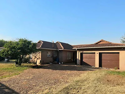 5 Bedroom House For Sale in Alberton - gYtE.webp