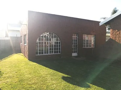 2 Bedroom Apartment To Rent in Alberton - img