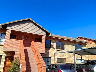 3 Bedroom Townhouse For Sale in Alberton - qPIA.webp