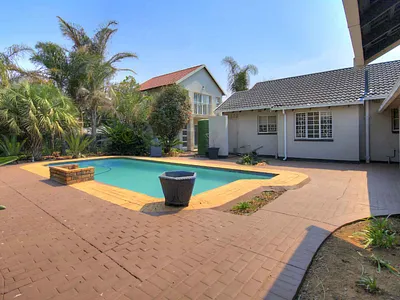 4 Bedroom House For Sale in Alberton - e702.webp