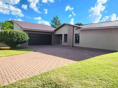 3 Bedroom House For Sale in Alberton - 0aNh.webp