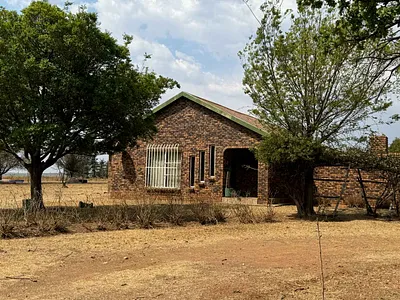 4 Bedroom House To Rent in Meyerton - bc5V.webp