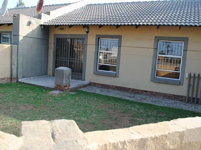 2 Bedroom Townhouse To Rent in Meyerton - img