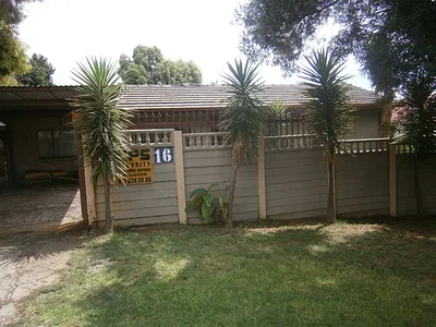 4 Bedroom House For Sale in Alberton - Wx64.webp