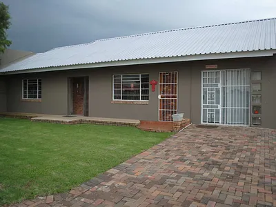 3 Bedroom House For Sale in Meyerton - y0P0.webp