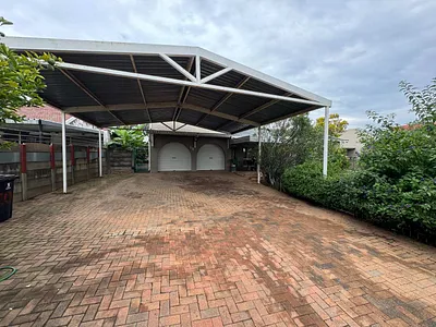 4 Bedroom House For Sale in Alberton - 3kgO.webp