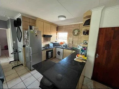 2 Bedroom Townhouse For Sale in Alberton - pnyB.webp