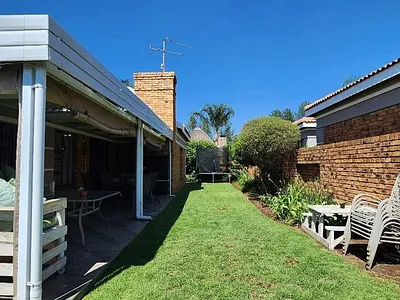3 Bedroom Townhouse For Sale in Alberton - LE0x.webp