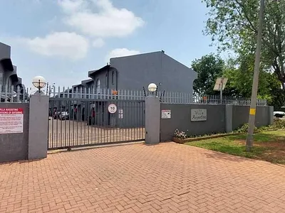 3 Bedroom Townhouse For Sale in Alberton - pNsi.webp