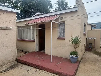9 Bedroom House For Sale in Johannesburg - MpRj.webp