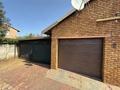 4 Bedroom House For Sale in Alberton - AeUj.webp