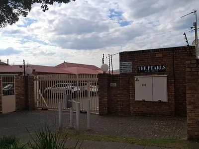2 Bedroom Townhouse For Sale in Johannesburg - VpNM.webp