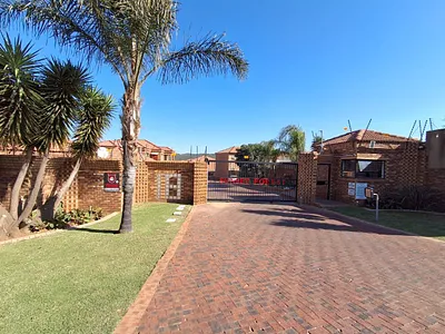 2 Bedroom Townhouse For Sale in Johannesburg - l7cP.webp