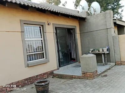 2 Bedroom Townhouse For Sale in Meyerton - 4JfA.webp