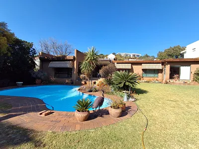 4 Bedroom House For Sale in Johannesburg - tvHB.webp