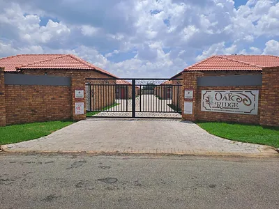 3 Bedroom Townhouse For Sale in Meyerton - yG2z.webp