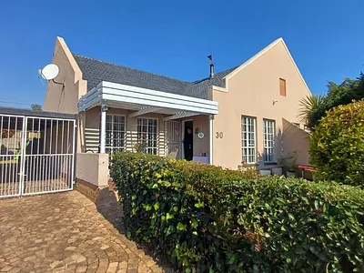 2 Bedroom Townhouse For Sale in Alberton - E2iM.webp