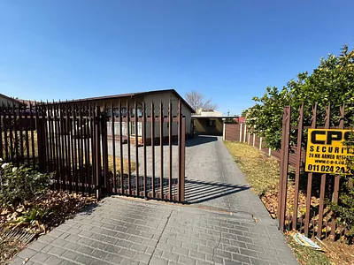 3 Bedroom House For Sale in Alberton - G22n.webp
