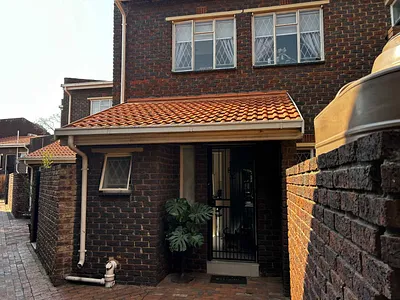 3 Bedroom Townhouse For Sale in Alberton - ZtyY.webp