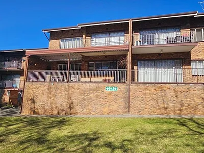 3 Bedroom Townhouse For Sale in Alberton - NfJ9.webp