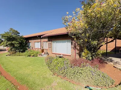 3 Bedroom Townhouse For Sale in Germiston - Yw3G.webp