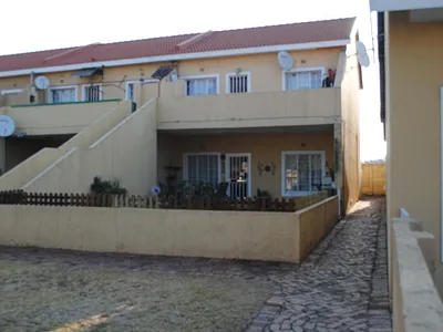 2 Bedroom Townhouse For Sale in Meyerton - 1n6f.webp