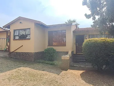 3 Bedroom House For Sale in Johannesburg - OE35.webp