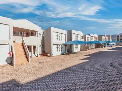 2 Bedroom Townhouse For Sale in Johannesburg - f6Zq.webp