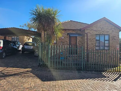 2 Bedroom Townhouse For Sale in Alberton - 14F6.webp