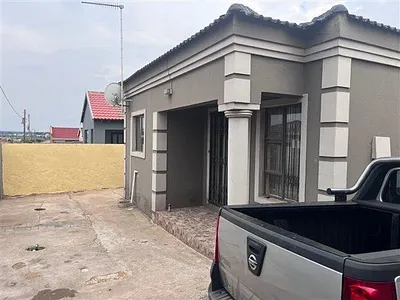 3 Bedroom House For Sale in Germiston - HWpl.webp