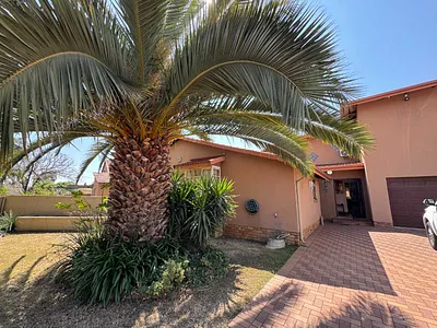 6 Bedroom House For Sale in Alberton - mZDs.webp