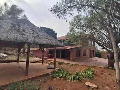 4 Bedroom House For Sale in Johannesburg - 2VpC.webp