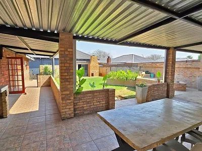 3 Bedroom House For Sale in Alberton - SIwl.webp