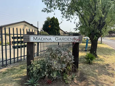 2 Bedroom Townhouse For Sale in Alberton - qCrI.webp